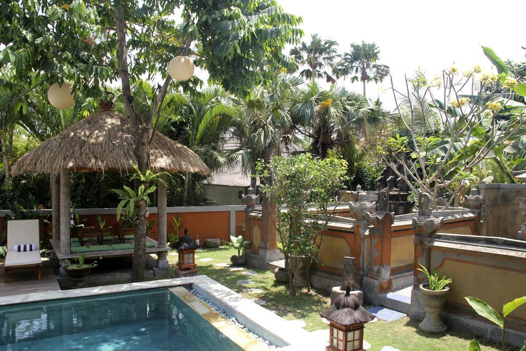 Papaya Guesthouse Canggu Extérieur photo